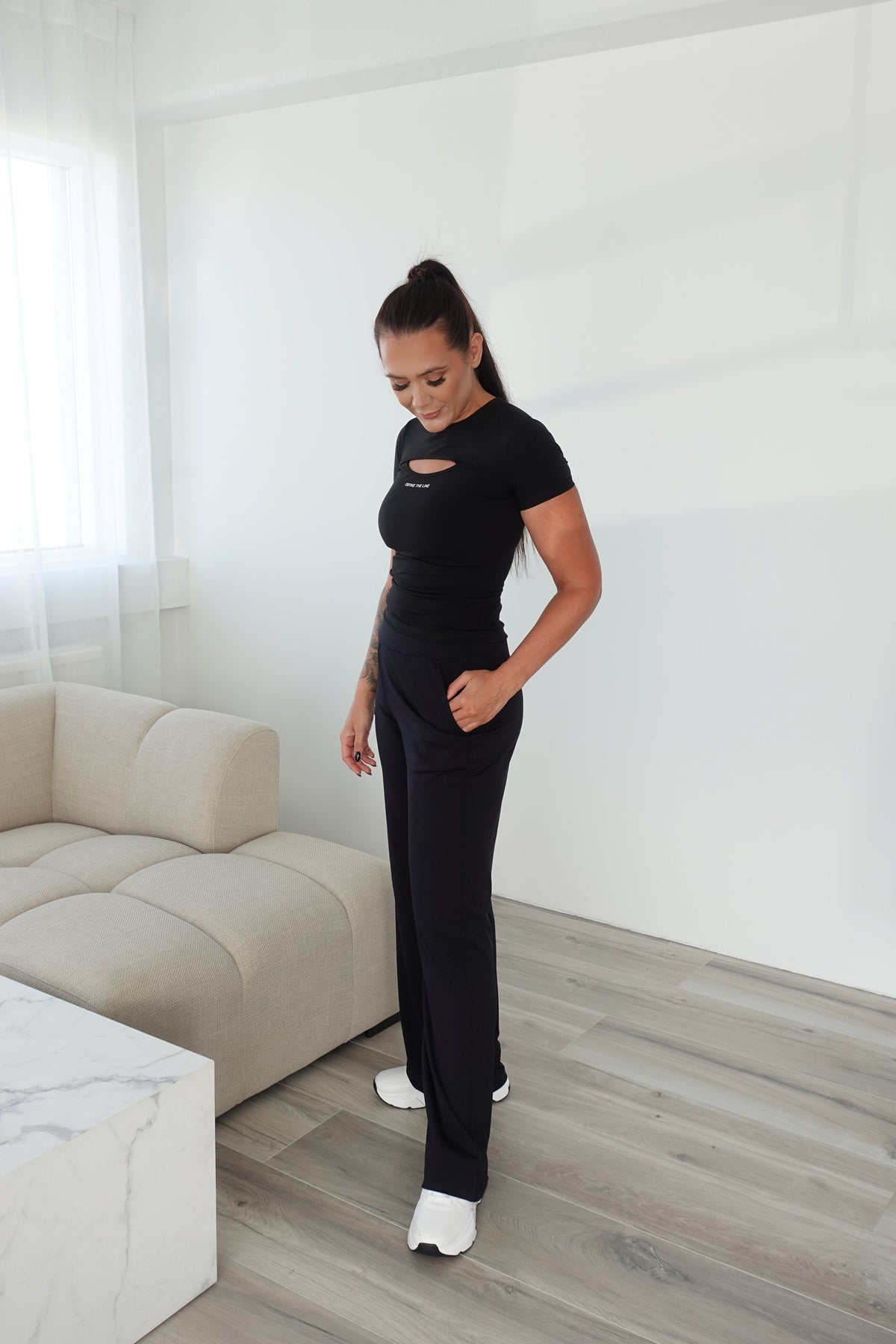 ULTRAWEICHE, GERADE GESCHNITTENE HOSE (LÄNGERE AUSFÜHRUNG)