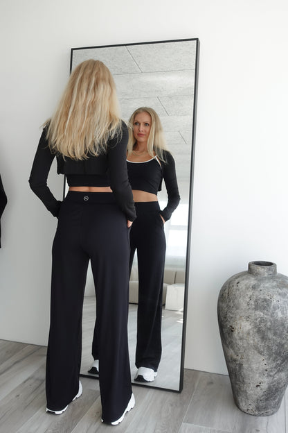 ULTRAWEICHE, GERADE GESCHNITTENE HOSE (LÄNGERE AUSFÜHRUNG)